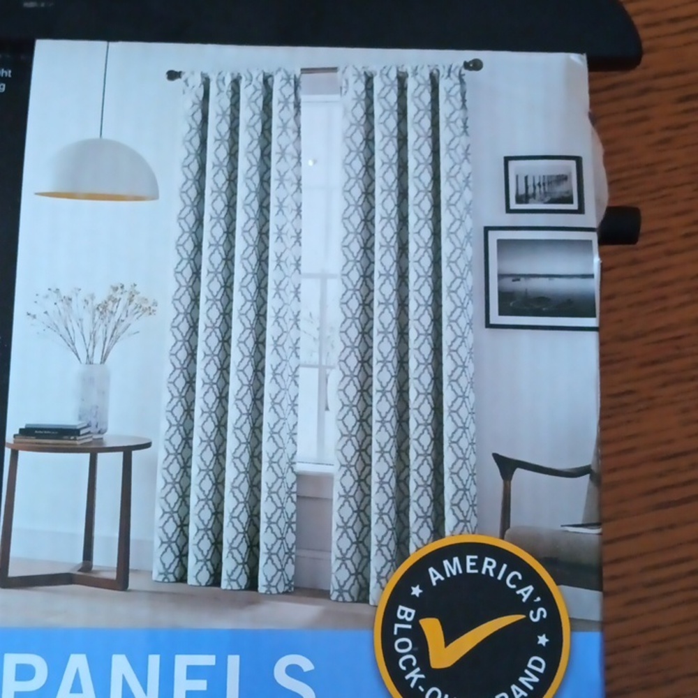 Window curtains - Picture 5 of 6
